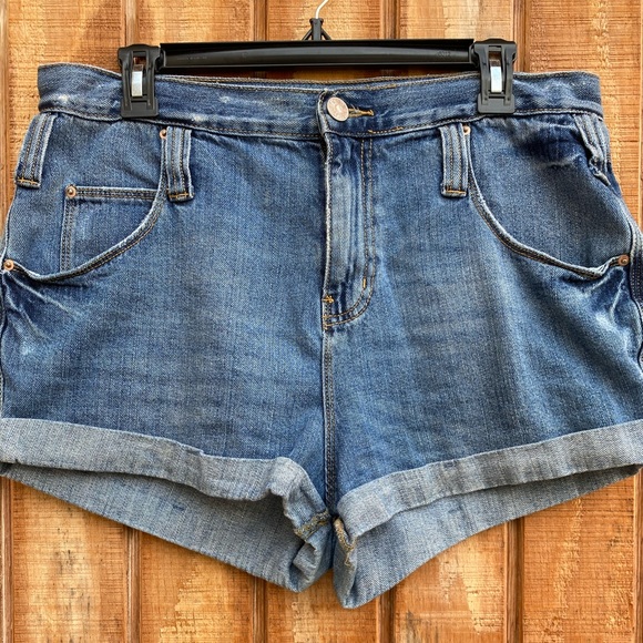 BDG Urban Outfitters high rise roll up short - Picture 3 of 12